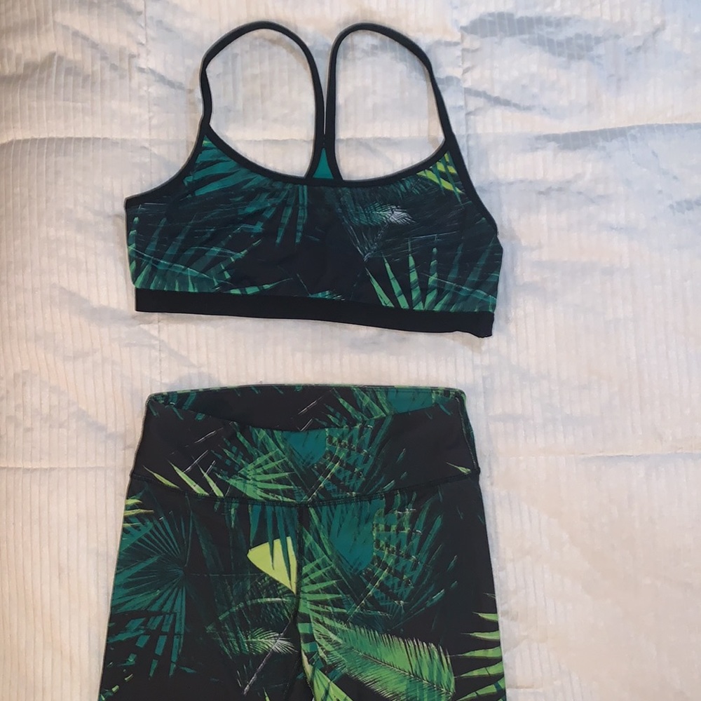 Fabletics 3pc Kate Hudson Covershoot Jungle Theme… - image 3
